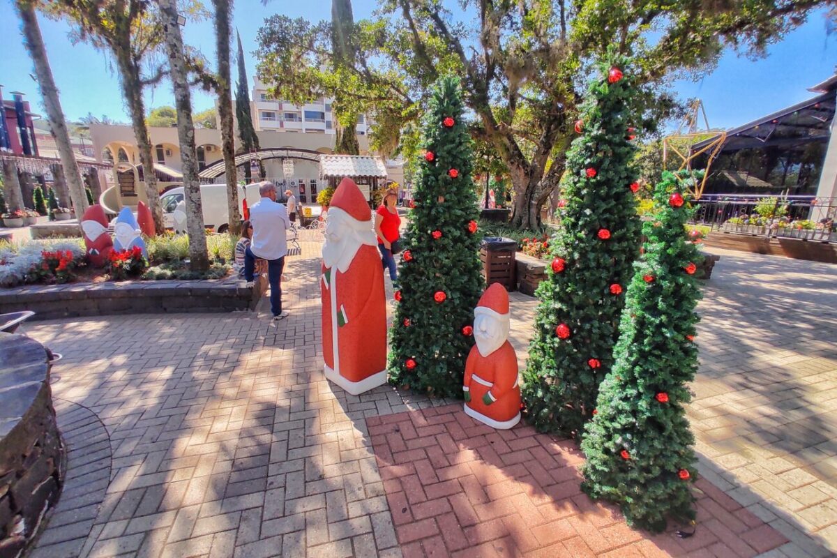 Natal Luz: acendimento das luzes e chegada do Papai Noel acontece neste domingo em Nova Veneza 3 Natal Luz: acendimento das luzes e chegada do Papai Noel acontece neste domingo em Nova Veneza