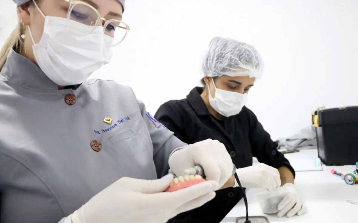 Programa oferece próteses dentárias gratuitas em Nova Veneza