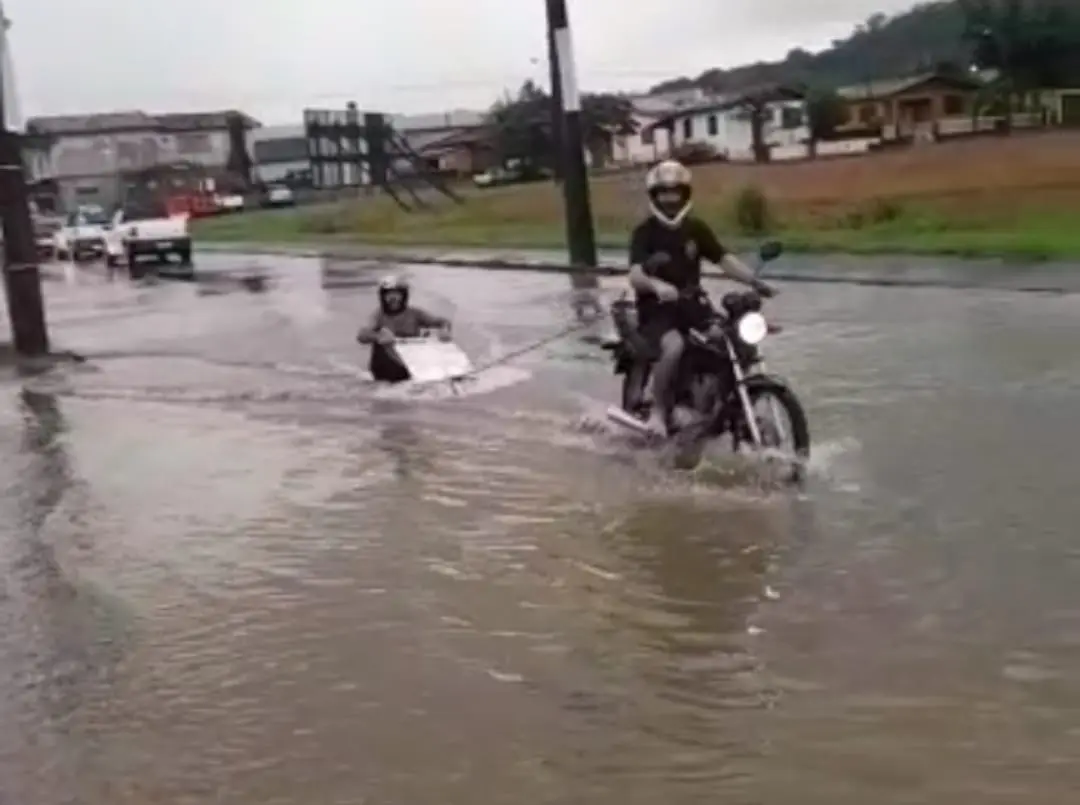 Protesto alagamento em Nova Veneza