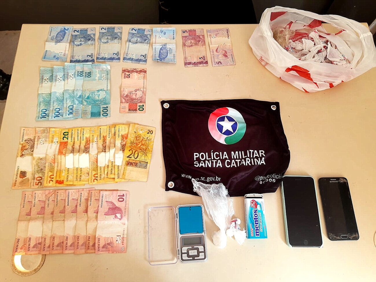 Polícia Militar prende jovem por tráfico de drogas no São Bento Baixo
