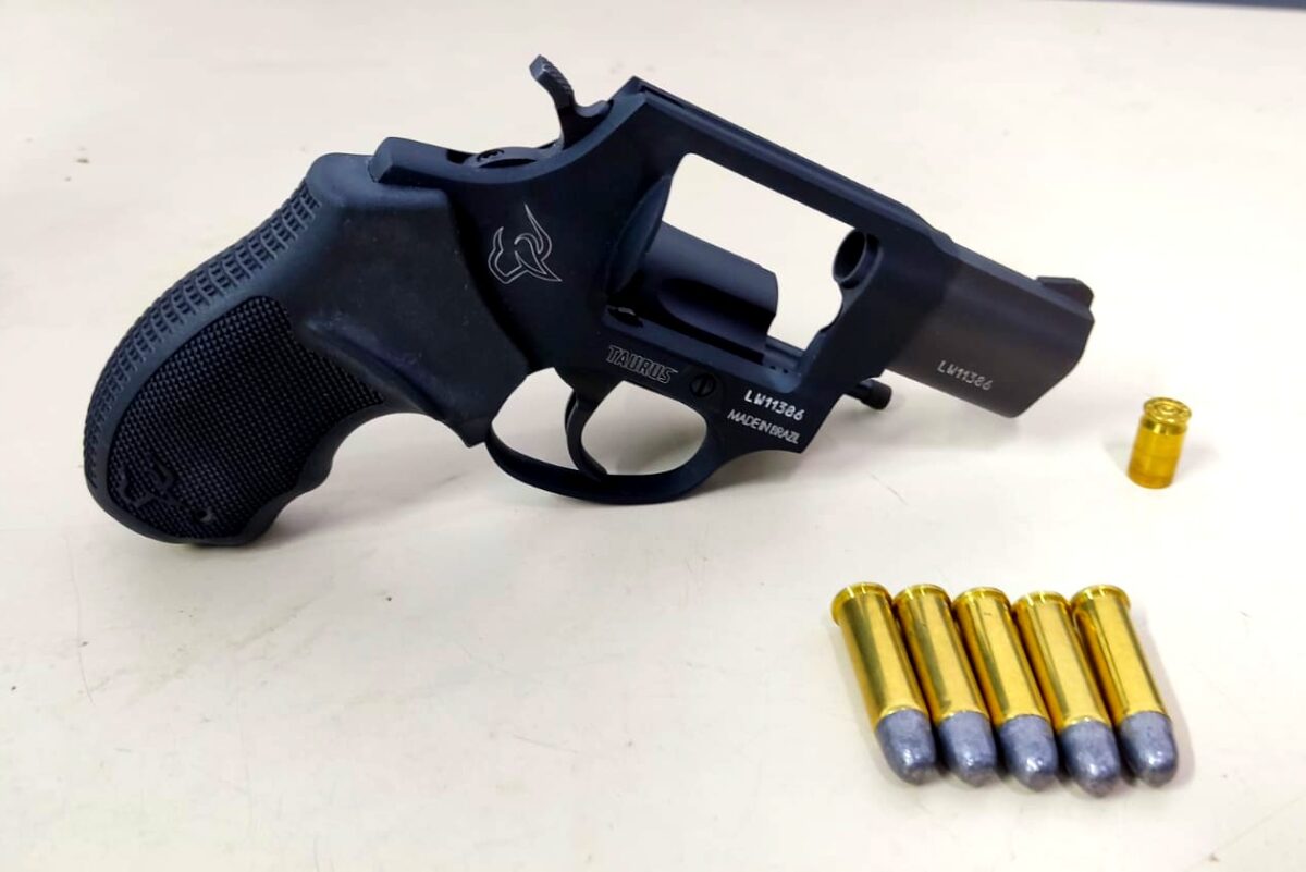 Homem é detido por porte ilegal de arma de fogo em Nova Veneza 1 Homem é detido por porte ilegal de arma de fogo em Nova Veneza