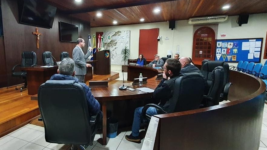 Vereadores participam de curso de capacitação e gestão 1 Vereadores participam de curso de capacitação e gestão