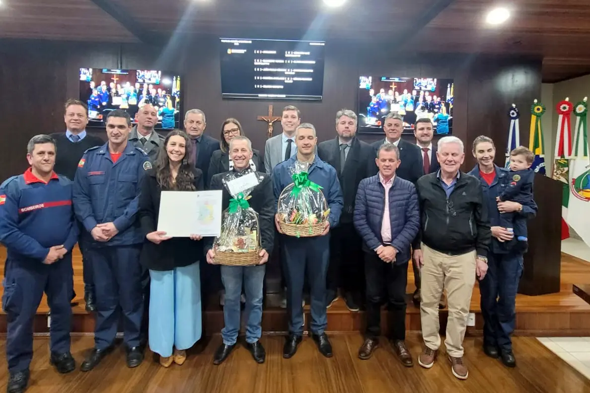 Câmara concede homenagem a bombeiro militar