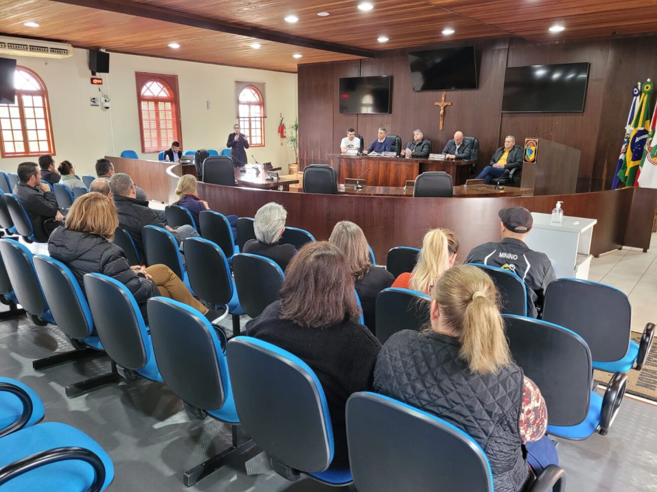 Vereadores de Nova Veneza reúnem entidades organizadas para falar sobre emendas impositivas 3 Vereadores de Nova Veneza reúnem entidades organizadas para falar sobre emendas impositivas