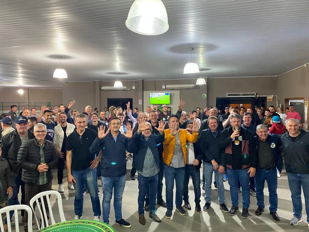 Vampiro faz campanha em Nova Veneza ao lado do vereador Maykon, empresários e lideranças 3 Vampiro faz campanha em Nova Veneza ao lado do vereador Maykon, empresários e lideranças
