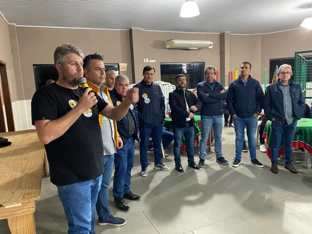 Vampiro faz campanha em Nova Veneza ao lado do vereador Maykon, empresários e lideranças 4 Vampiro faz campanha em Nova Veneza ao lado do vereador Maykon, empresários e lideranças