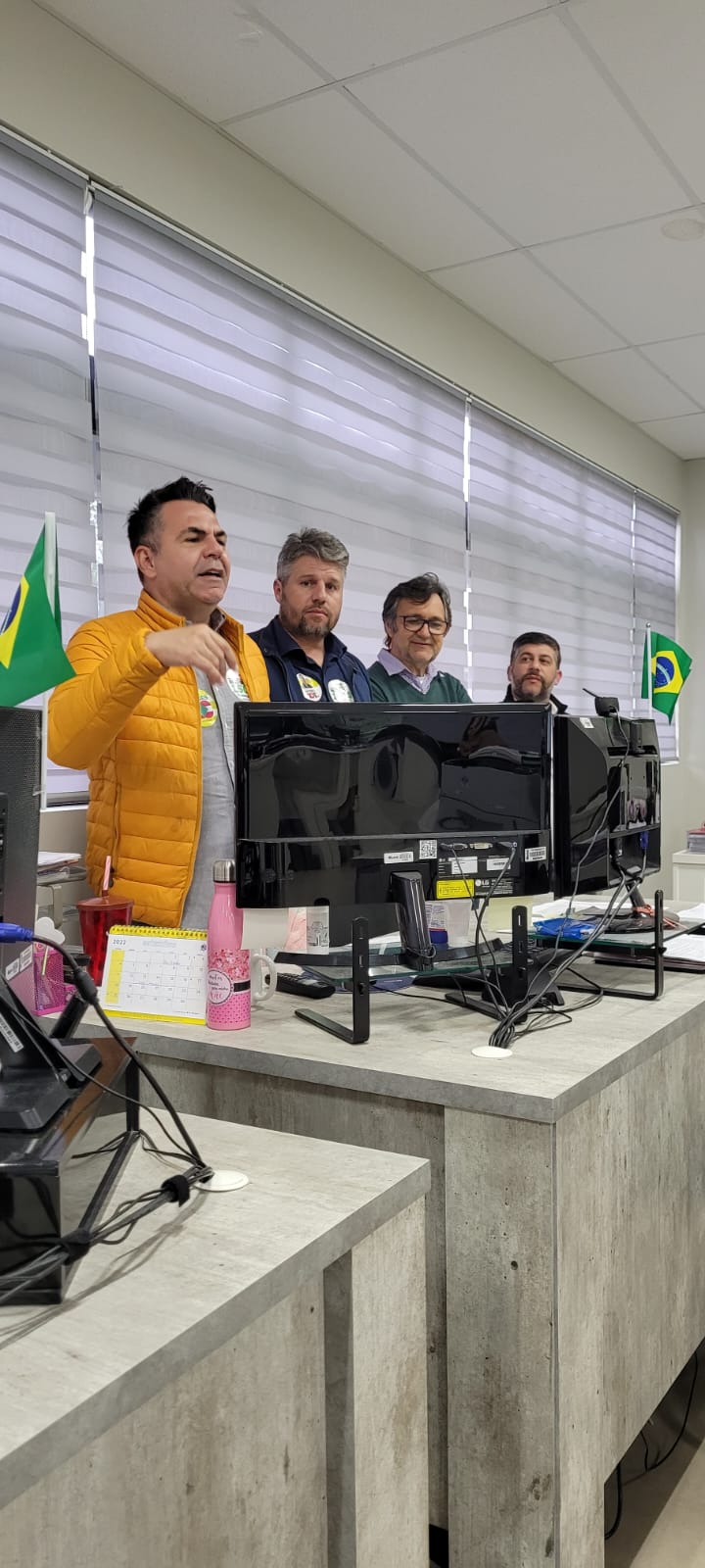 Vampiro faz campanha em Nova Veneza ao lado do vereador Maykon, empresários e lideranças 2 Vampiro faz campanha em Nova Veneza ao lado do vereador Maykon, empresários e lideranças