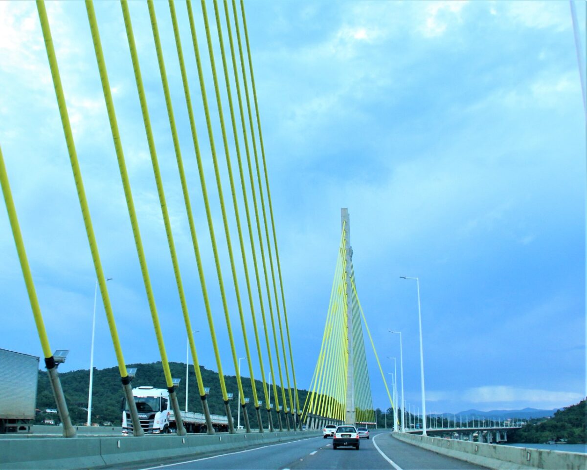 Tráfego na Ponte Anita Garibaldi começa a ser liberado 1 Tráfego na Ponte Anita Garibaldi em Laguna