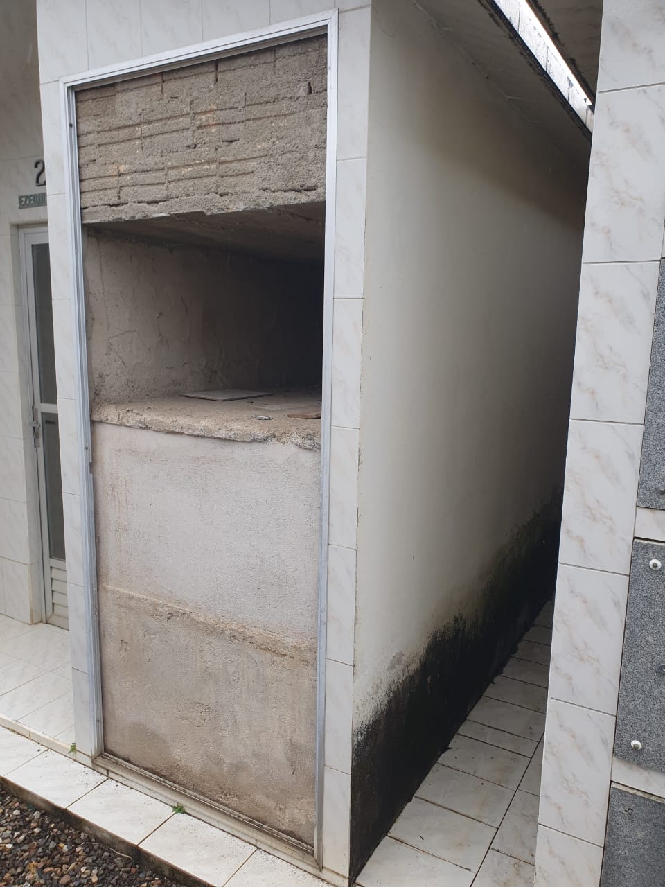Após vandalismo em cemitério, vereador pede melhoria na iluminação do local 2 Após vandalismo em cemitério, vereador pede melhoria na iluminação do local