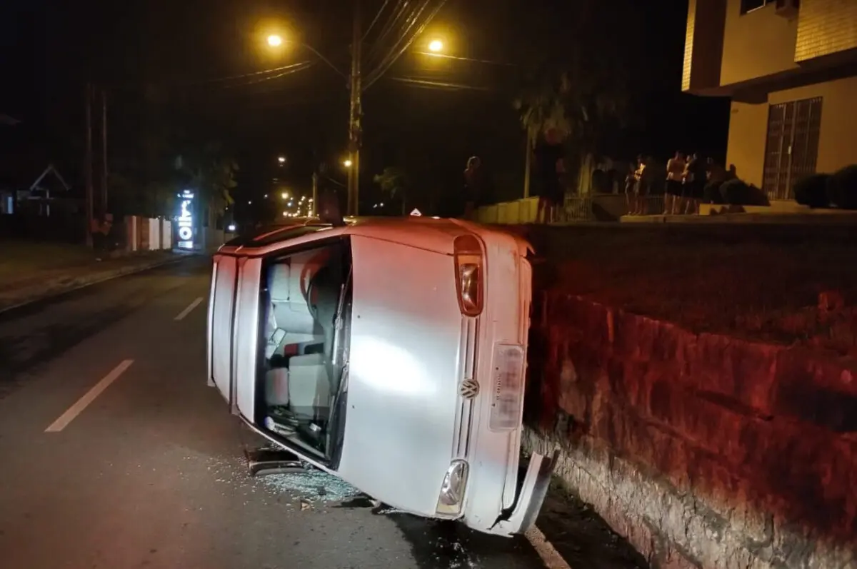 Após acidente de trânsito homem é detido por desacato em Nova Veneza