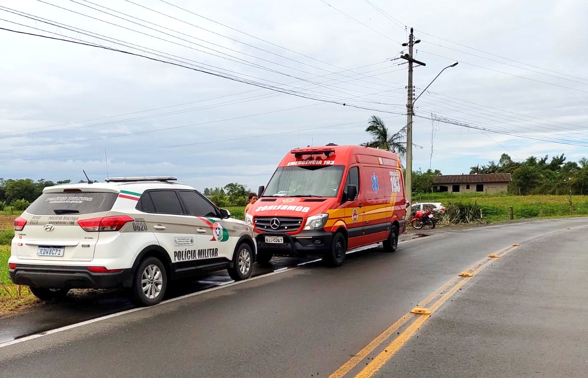 Duas pessoas ficam feridas em queda de motocicleta no São Bento Baixo 1 Duas pessoas ficam feridas em queda de motocicleta no São Bento Baixo