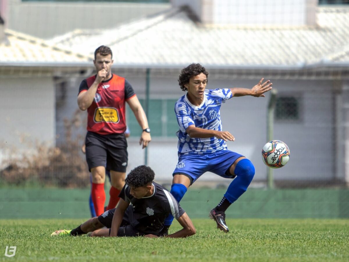 Caravaggio empata jogo-treino de Sub-20 com o Figueirense 4 Caravaggio empata jogo-treino de Sub-20 com o Figueirense
