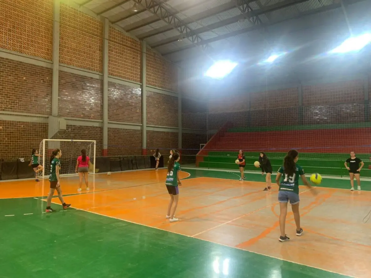 São Bento Baixo Esporte Clube reinicia as escolinhas de futsal e voleibol