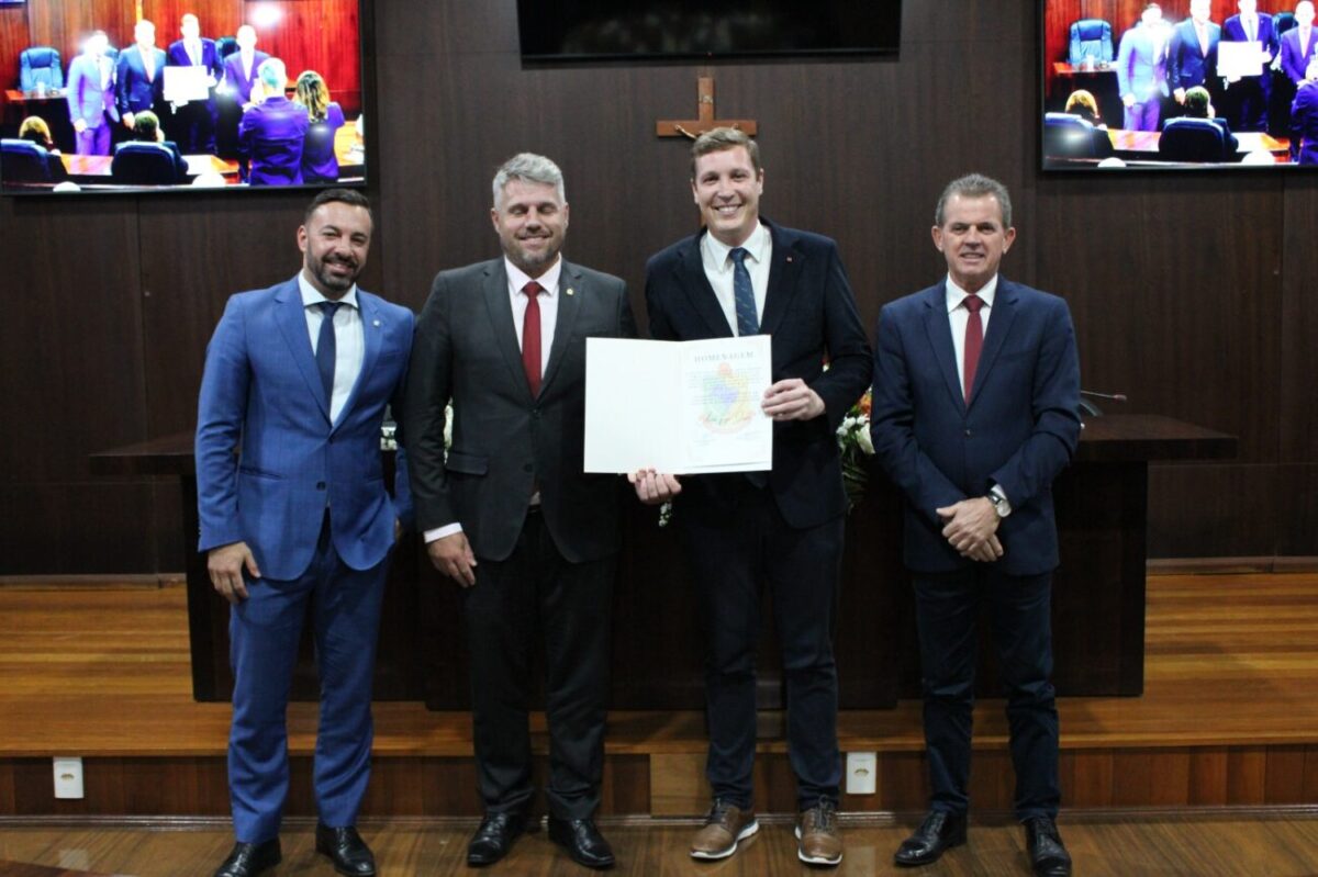 Sessão solene celebra os 20 anos da Associação "Circolo Vicentino di Nova Veneza e Regione" 1 Sessão solene celebra os 20 anos da Associação "Circolo Vicentino di Nova Veneza e Regione"