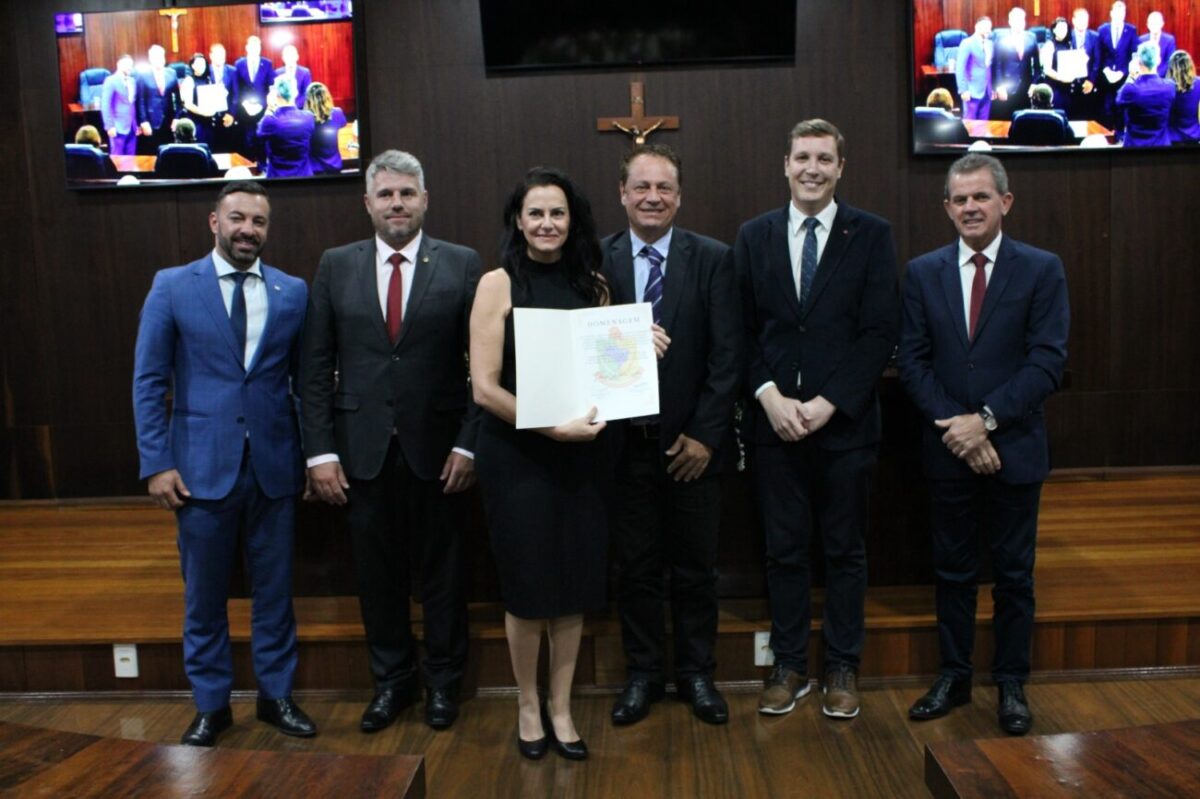 Sessão solene celebra os 20 anos da Associação "Circolo Vicentino di Nova Veneza e Regione" 2 Sessão solene celebra os 20 anos da Associação "Circolo Vicentino di Nova Veneza e Regione"