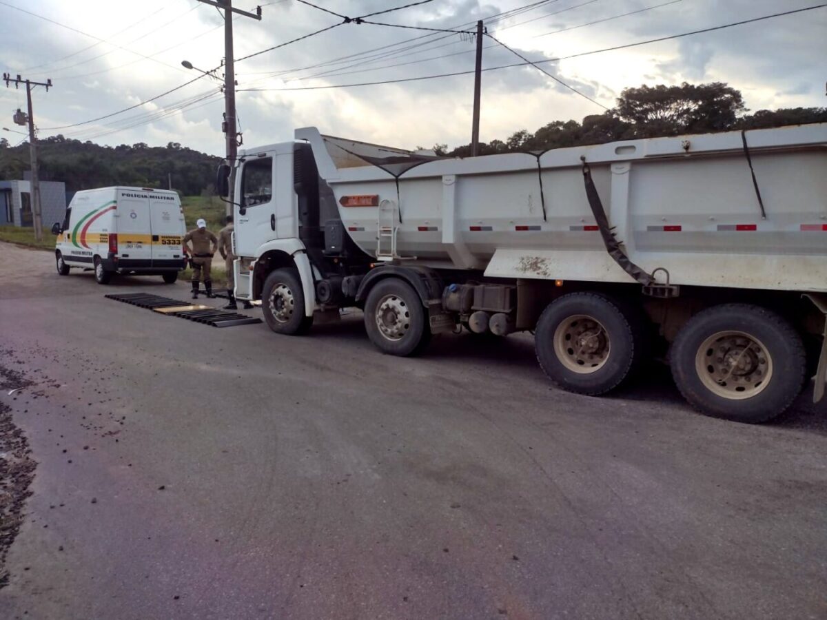 Em Nova Veneza operação “Carga Pesada” flagra caminhão com 12 toneladas acima do peso permitido