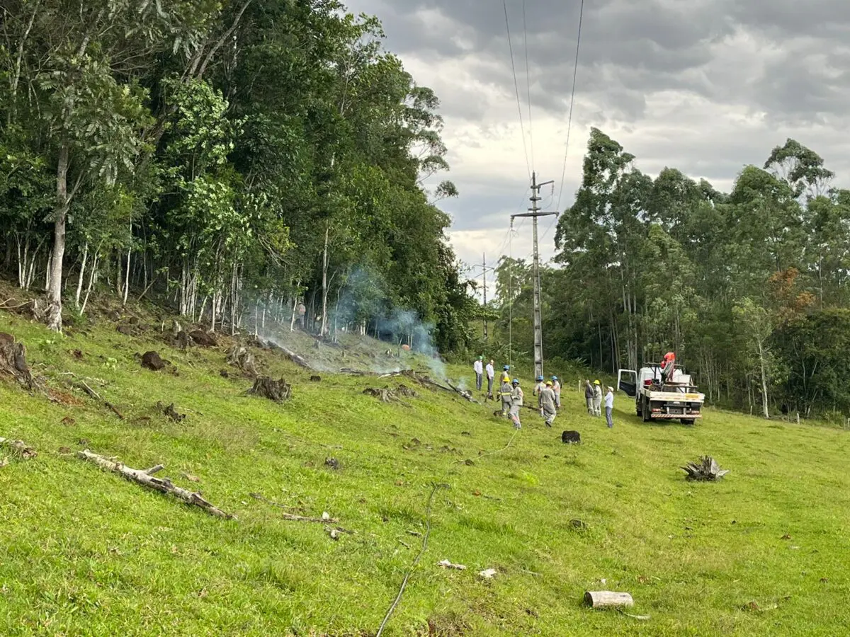 Rompimento em rede da Coopera causa interrupção no fornecimento de energia no Caravaggio