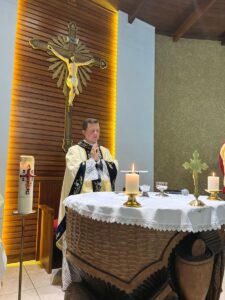 Cerimônia especial marca santa missa e benção do oratório de Nossa Senhora de Caravaggio 3 Cerimônia especial marca santa missa e benção do oratório de Nossa Senhora de Caravaggio