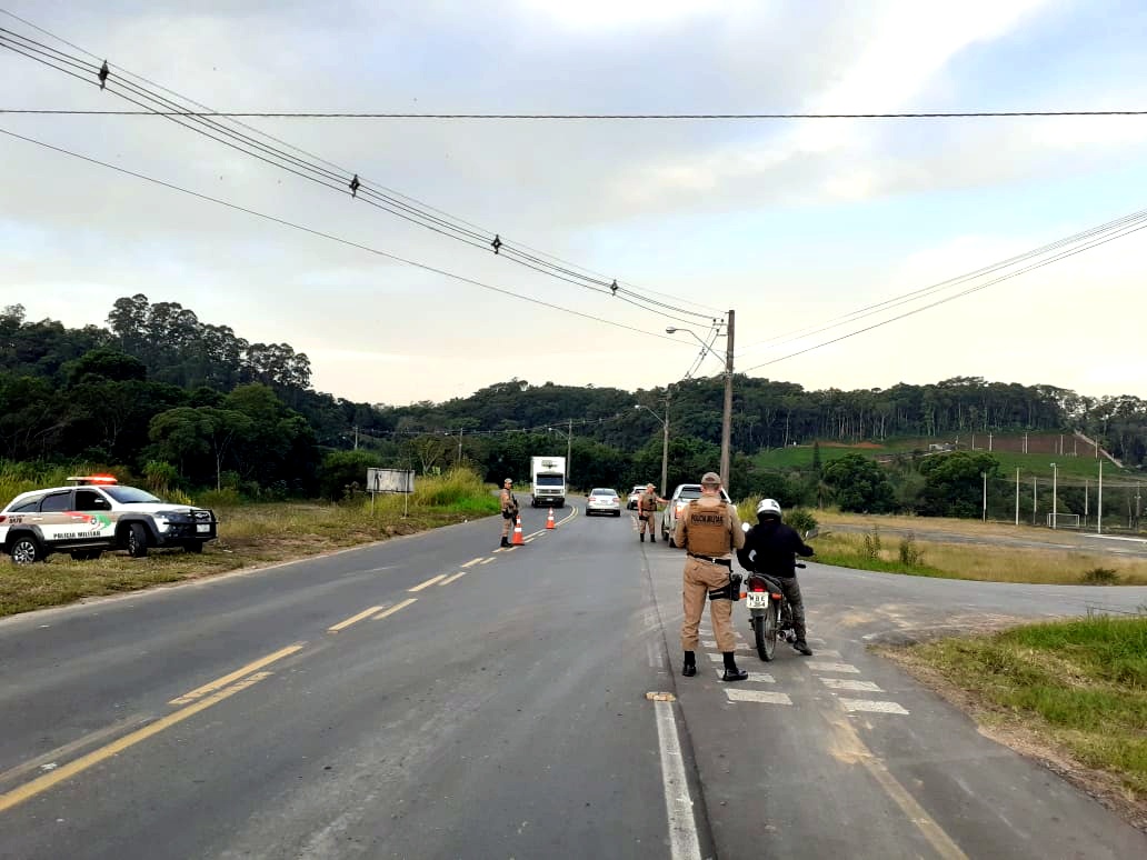 Em Nova Veneza operação da PM flagra caminhão com quase 21 toneladas acima do peso permitido