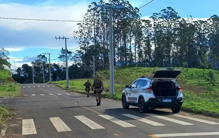 Após furto, carro é recuperado pela PM no distrito de Caravaggio