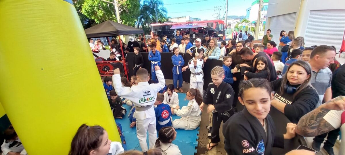 Atletas de Jiu-Jitsu de Nova Veneza brilham no campeonato regional e conquistam medalhas de ouro