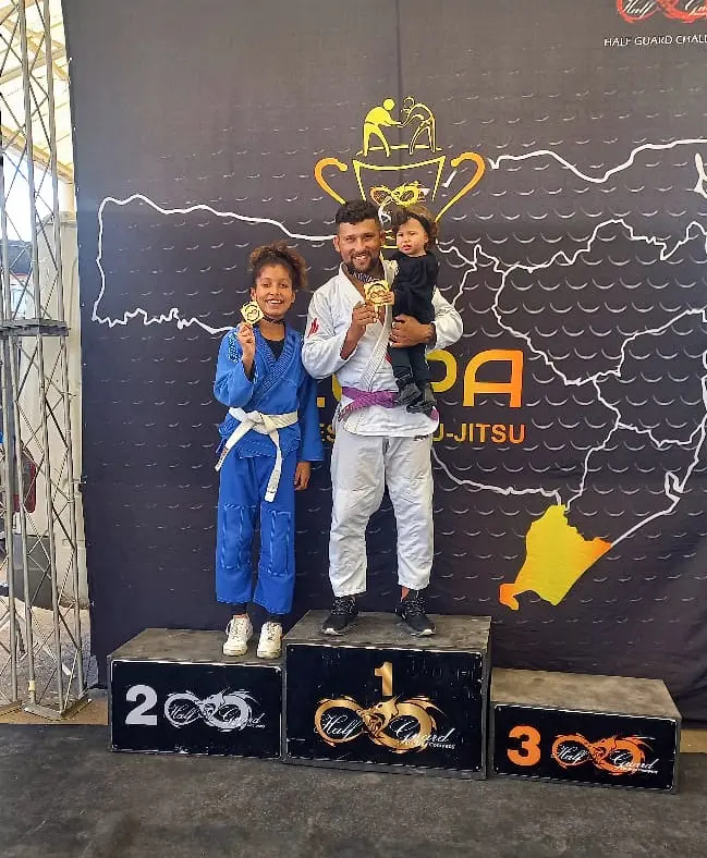 Atletas de Jiu-Jitsu de Nova Veneza brilham no campeonato regional e conquistam medalhas de ouro