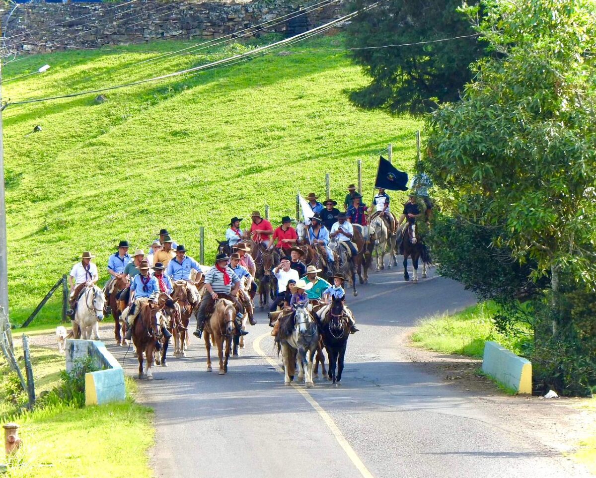 Tropeiros de Urubici descem a serra pelo Caminho dos Tropeiros até Nova Veneza 8 Tropeiros de Urubici descem a serra pelo Caminho dos Tropeiros até Nova Veneza