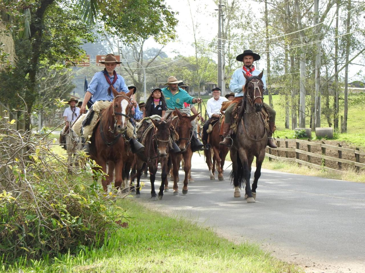 Tropeiros de Urubici descem a serra pelo Caminho dos Tropeiros até Nova Veneza 6 Tropeiros de Urubici descem a serra pelo Caminho dos Tropeiros até Nova Veneza