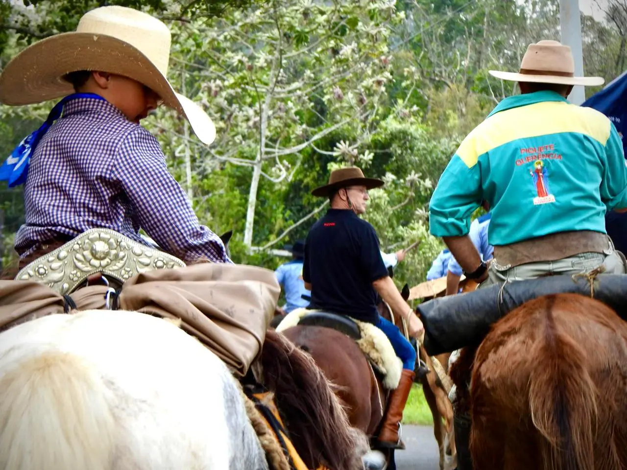 Tropeiros de Urubici descem a serra pelo Caminho dos Tropeiros até Nova Veneza