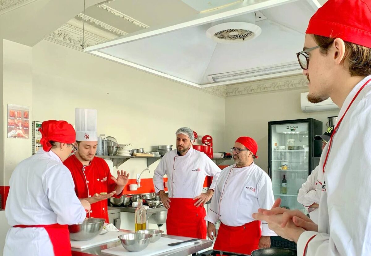 Momento MasterChef: escola de gastronomia proporciona aprendizado único em Criciúma