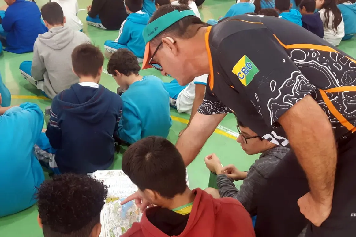 COrESC introduz esporte de orientação em Escola de Nova Veneza