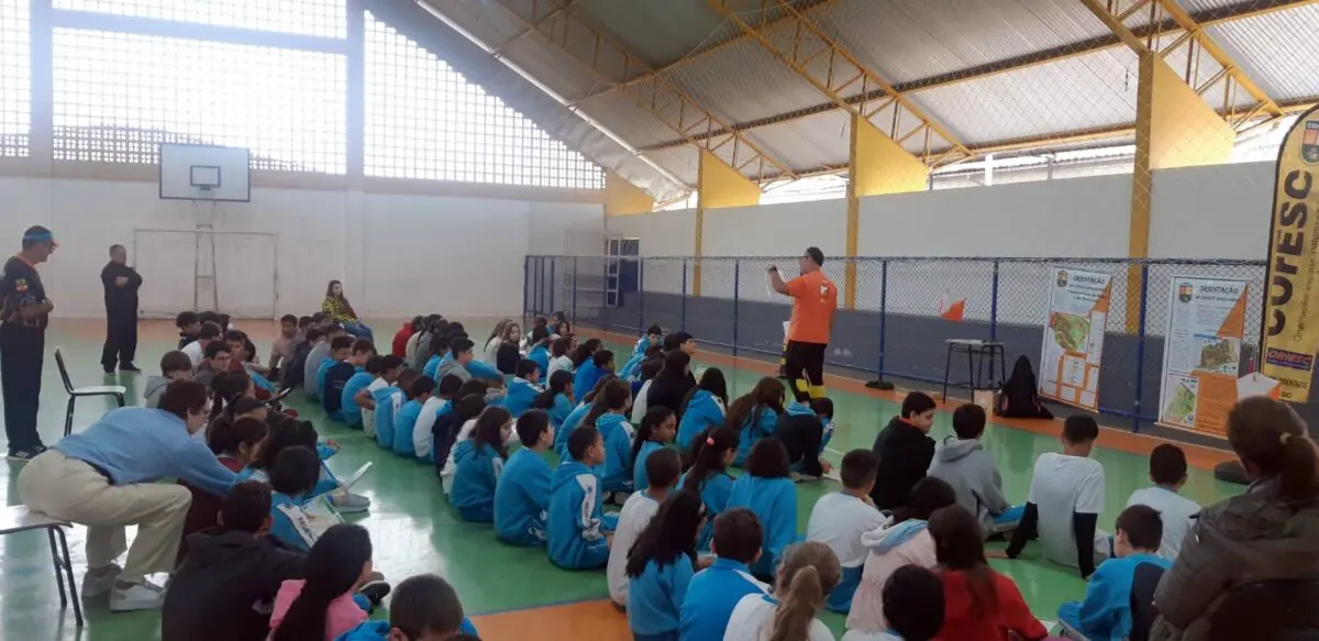COrESC introduz esporte de orientação em Escola de Nova Veneza