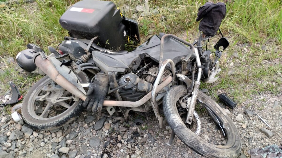 Motociclista tem rosto ferido após colisão no São Bento Baixo 2 Motociclista tem rosto ferido após colisão no São Bento Baixo