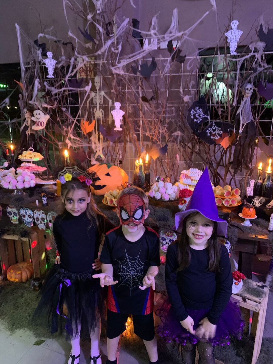 Halloween: comunidade do São Bento Baixo se reúne em noite de fantasia 11 Halloween: comunidade do São Bento Baixo se reúne em noite de fantasia