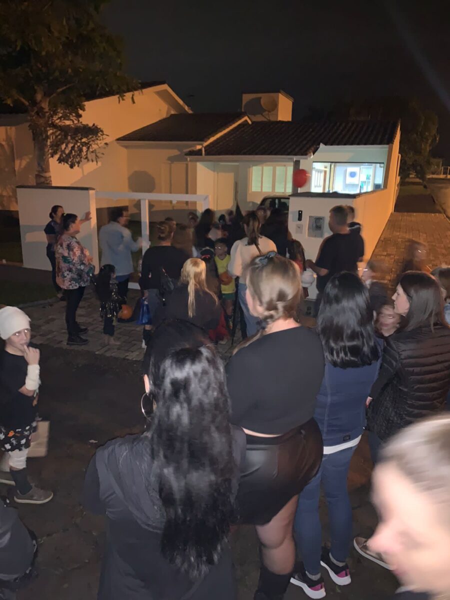 Halloween: comunidade do São Bento Baixo se reúne em noite de fantasia 19 Halloween: comunidade do São Bento Baixo se reúne em noite de fantasia