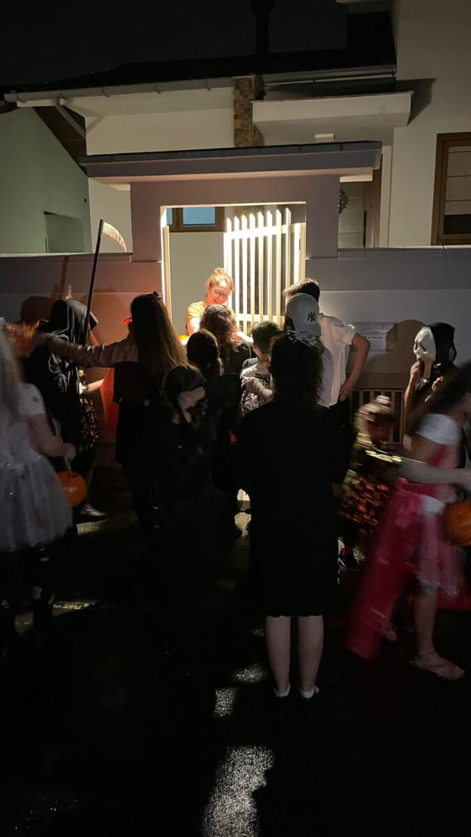 Halloween: comunidade do São Bento Baixo se reúne em noite de fantasia 21 Halloween: comunidade do São Bento Baixo se reúne em noite de fantasia