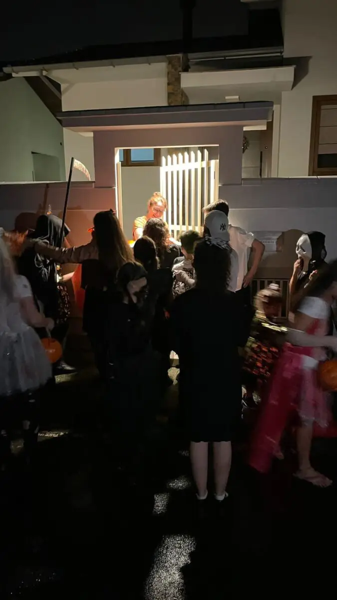 Halloween: comunidade do São Bento Baixo se reúne em noite de fantasia