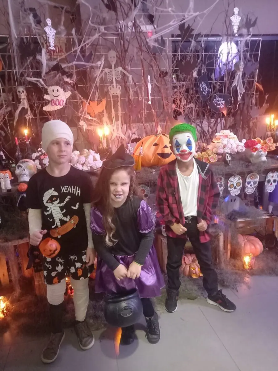Halloween: comunidade do São Bento Baixo se reúne em noite de fantasia