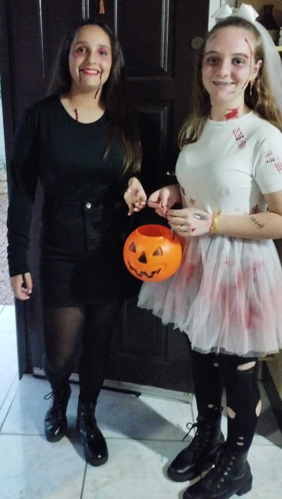 Halloween: comunidade do São Bento Baixo se reúne em noite de fantasia 8 Halloween: comunidade do São Bento Baixo se reúne em noite de fantasia