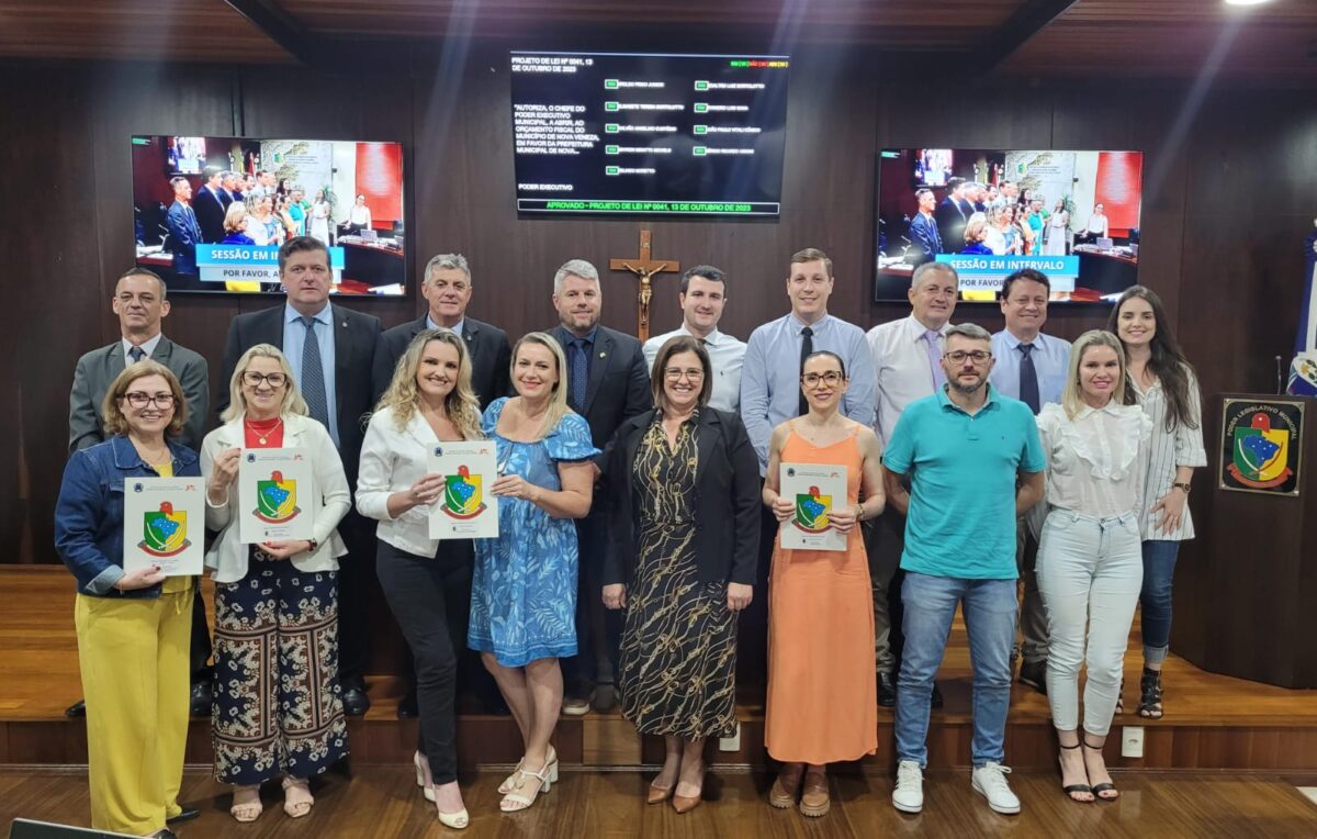 Atleta e educadoras recebem homenagem na Câmara de Vereadores