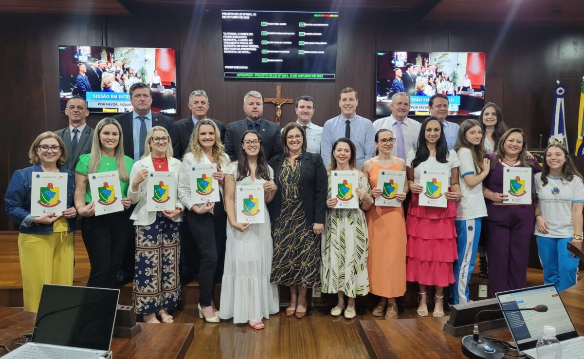 Atleta e educadoras recebem homenagem na Câmara de Vereadores