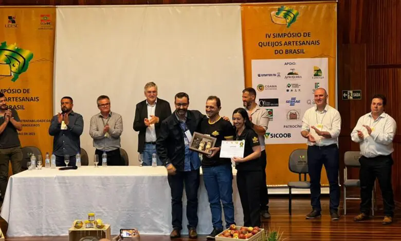 Queijaria Semprebom recebe reconhecimento máximo no Concurso de Queijos Artesanais de SC