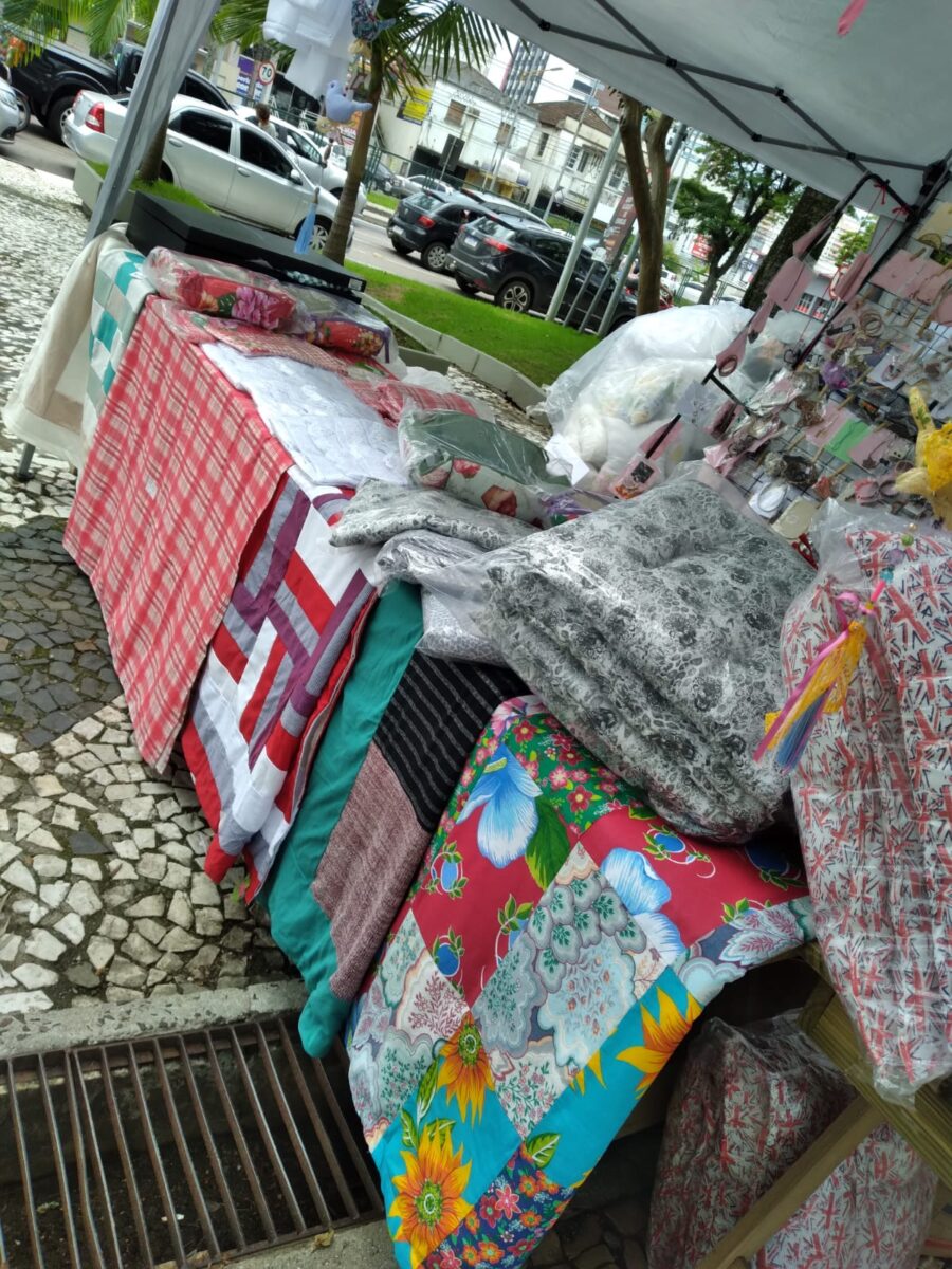 Artesãos de Nova Veneza participam de feira na praia 4 Artesãos de Nova Veneza participam de feira na praia
