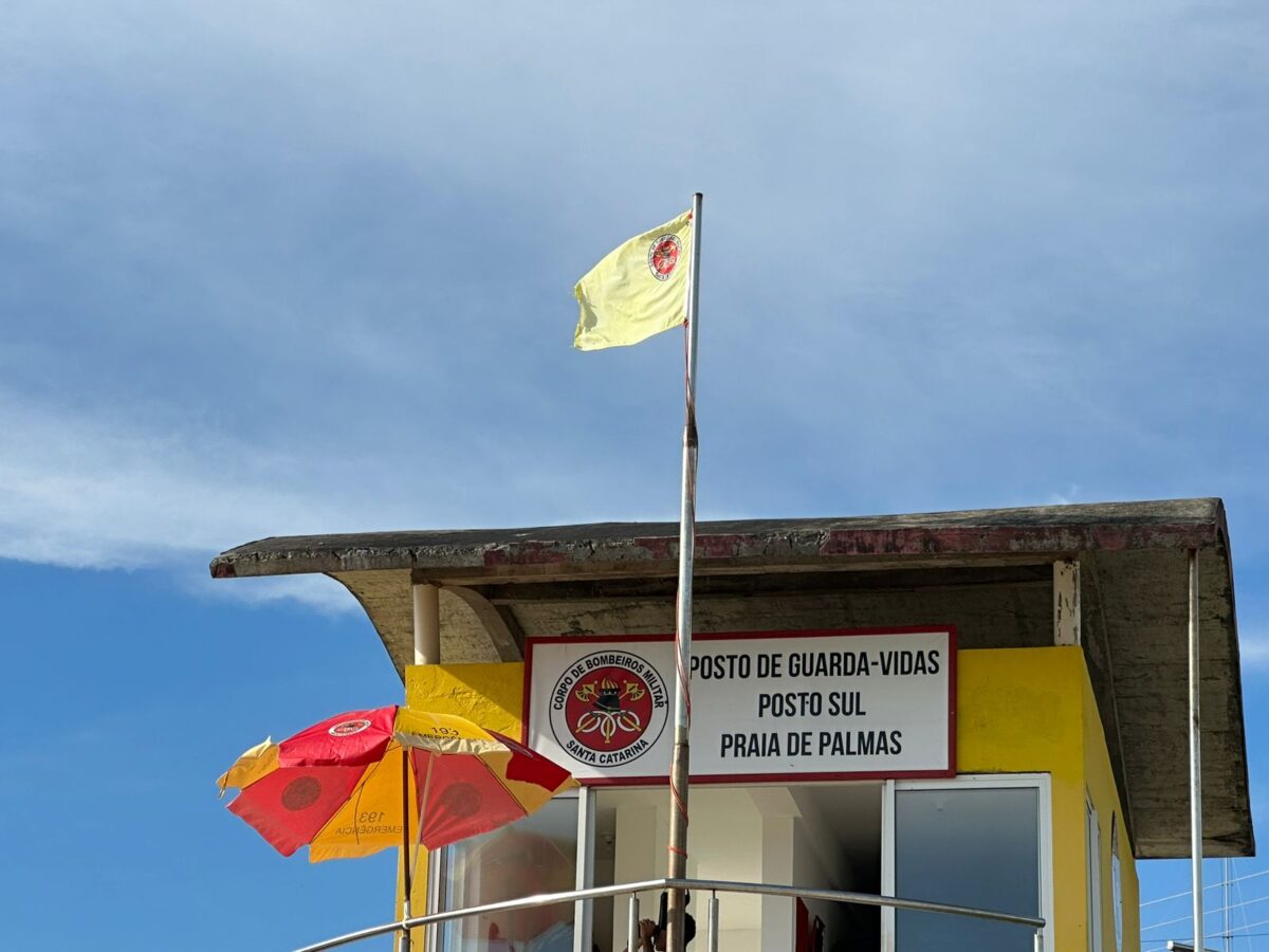 Corpo de Bombeiros Militar alerta sobre a importância de seguir as orientações dos guarda-vidas e sinalizações 1 Corpo de Bombeiros Militar alerta sobre a importância de seguir as orientações dos guarda-vidas e sinalizações