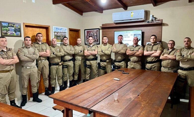 Policiais militares de Nova Veneza recebem instrução de primeiro interventor em ocorrência de crise