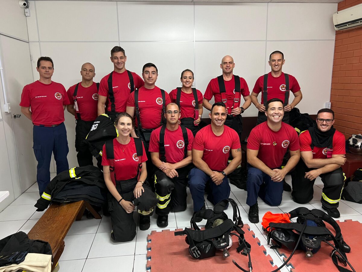 Bombeiros realizam treinamento estratégico voltado ao combate a incêndio 7 Bombeiros realizam treinamento estratégico voltado ao combate a incêndio