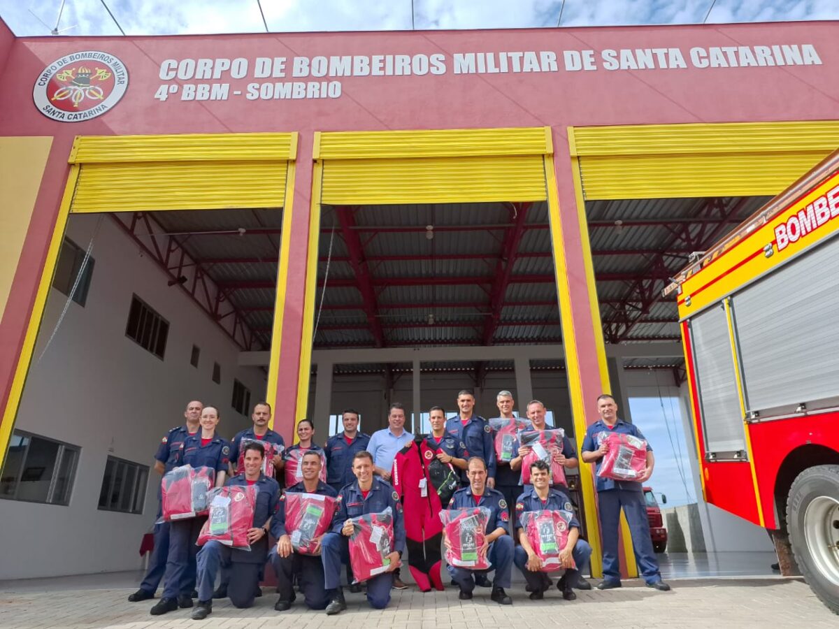 Deputado Minotto entrega equipamentos para Corpo de Bombeiros 1 Deputado Minotto entrega equipamentos para Corpo de Bombeiros