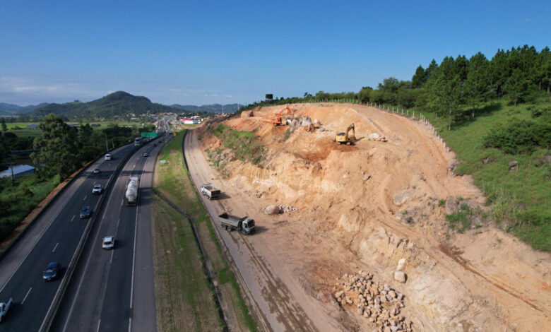 CCR ViaCosteira: Seguem detonações no trecho de obras das novas vias marginais na BR-101sul/SC