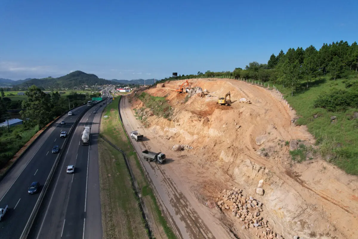 CCR ViaCosteira: seguem detonações no trecho de obras das novas vias marginais na BR-101sul/SC