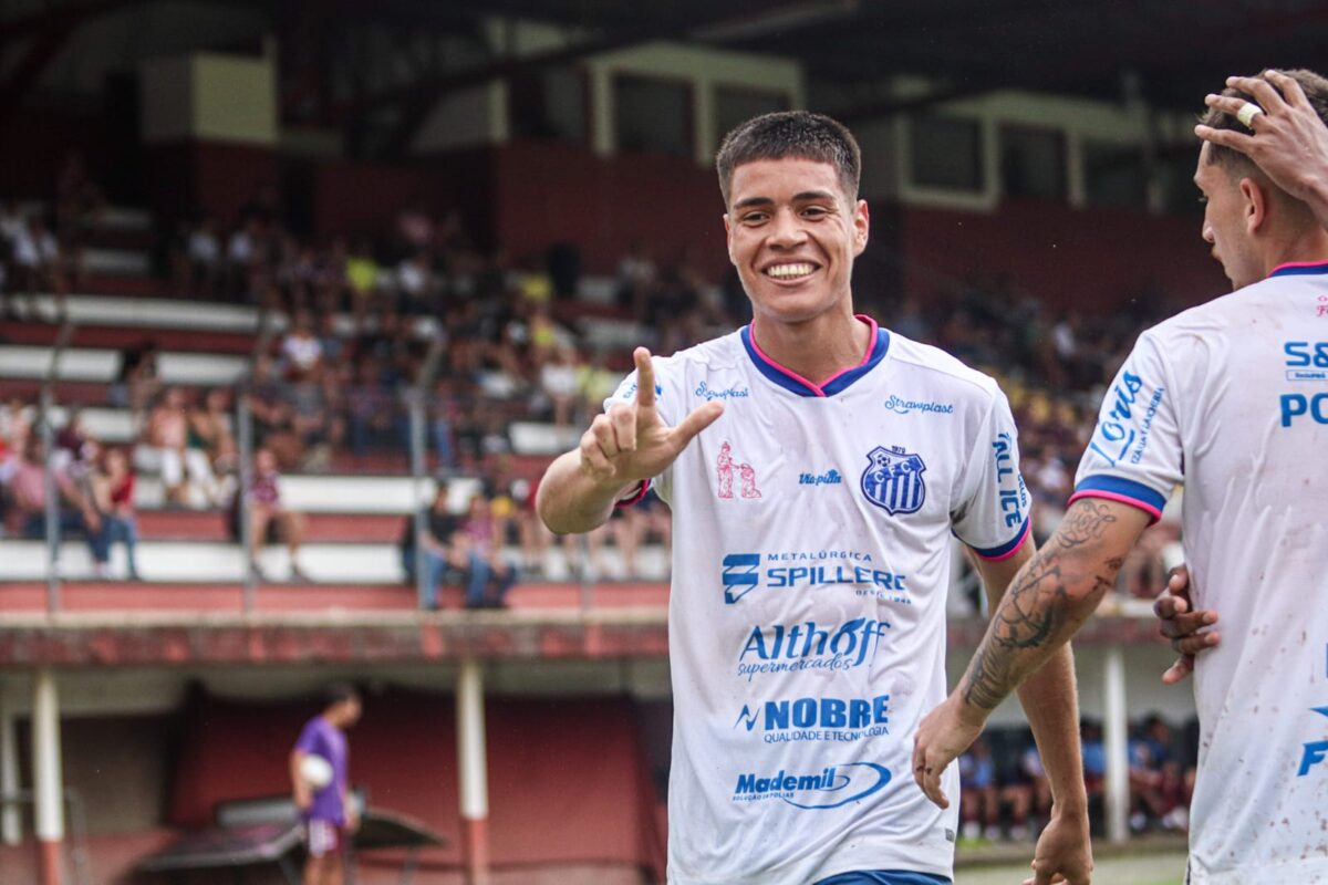 Caravaggio abre vantagem na decisão do Catarinense Sub-21 B 1 Caravaggio abre vantagem na decisão do Catarinense Sub-21 B